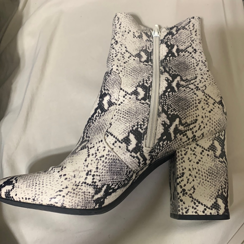 Ankle Block Heel Boot Snake Skin Size 9